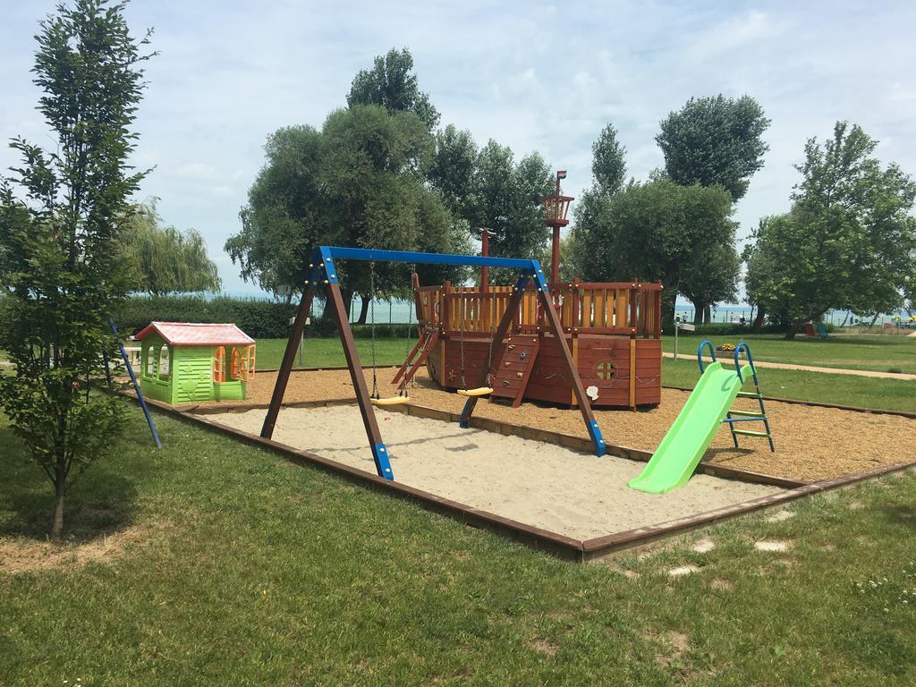 Cuki Apartmanok Siófok Exterior foto